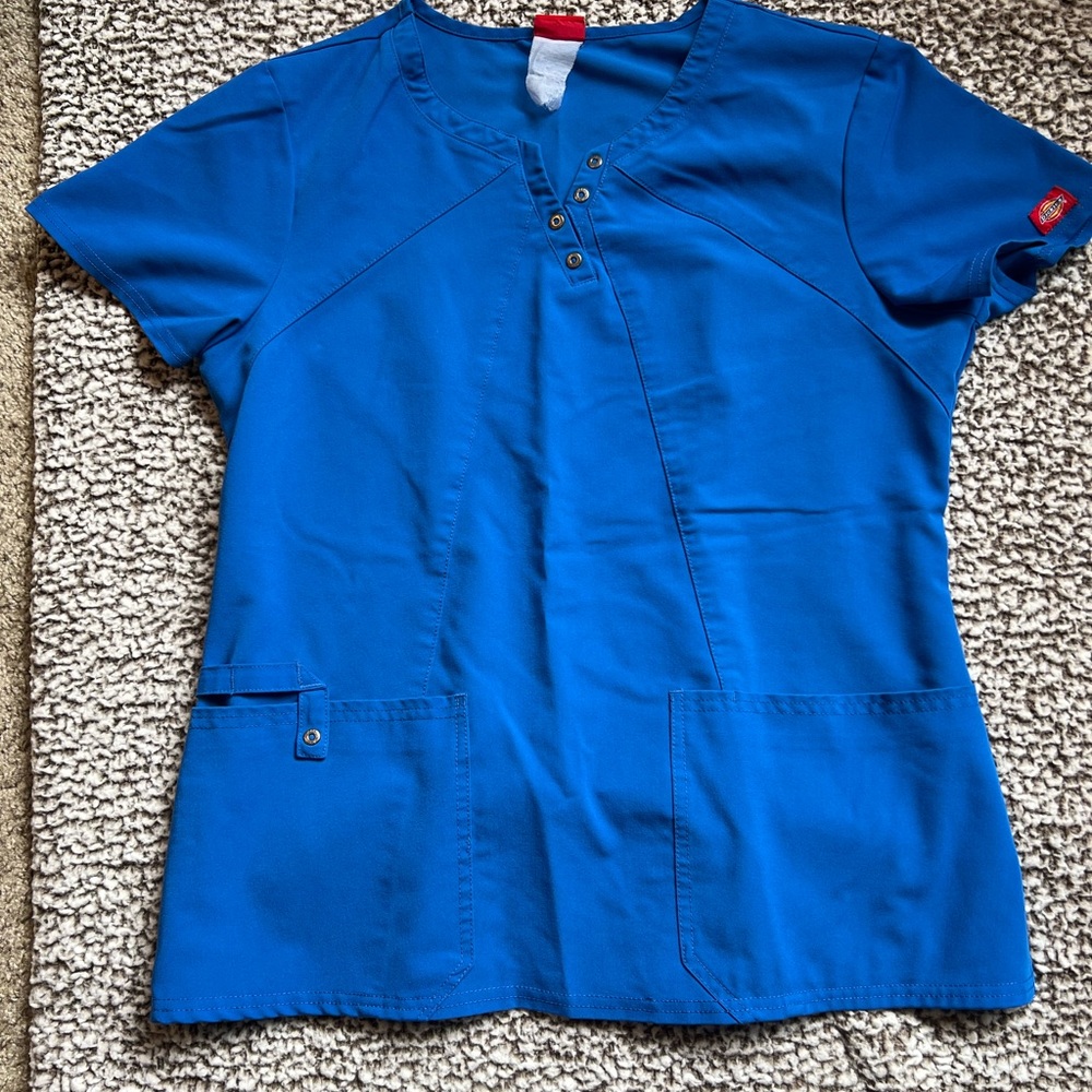 Dickies size medium ladies scrub top
